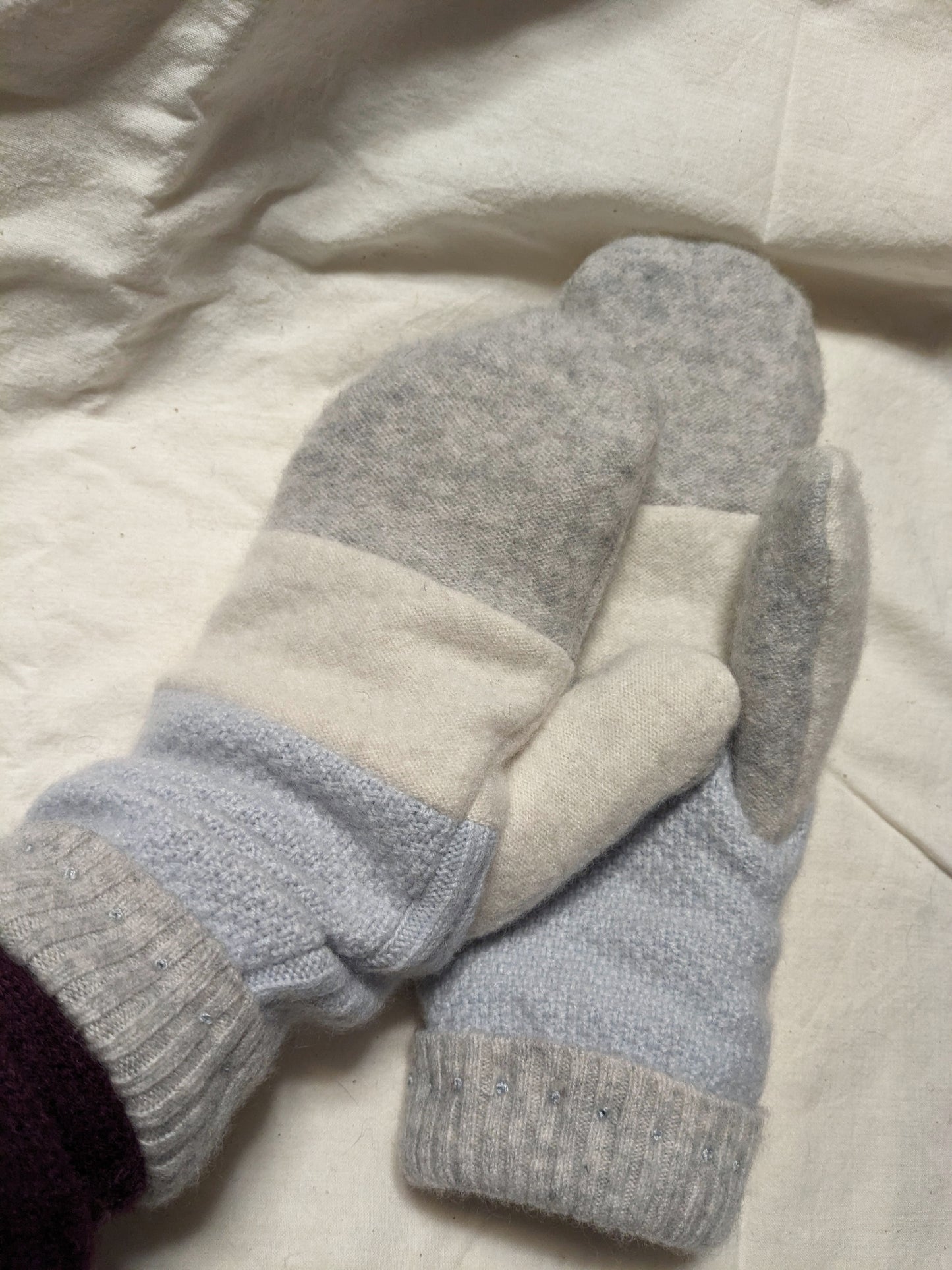 Double Cashmere Mittens - Pale Blue, White and Grey textured
