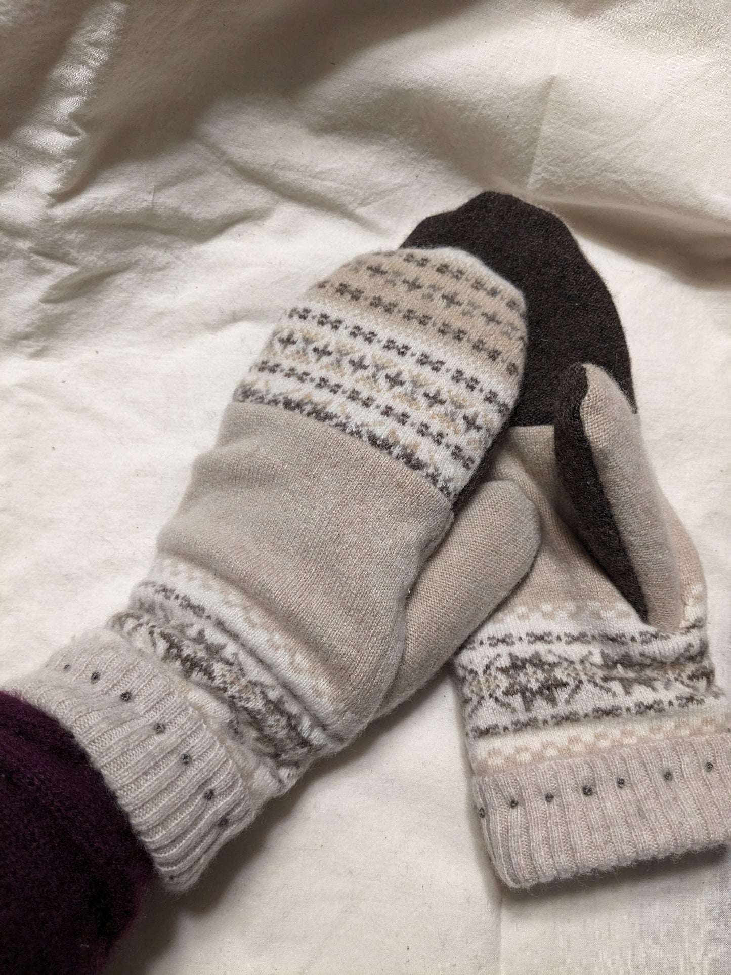 Double Cashmere Mittens - Patterned with Black and Tan
